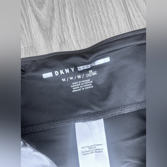 ‼️SOLD‼️ DKNY SPORT Women’s Black Pleather Sport Athletic Leggings - Picture 8 of 10